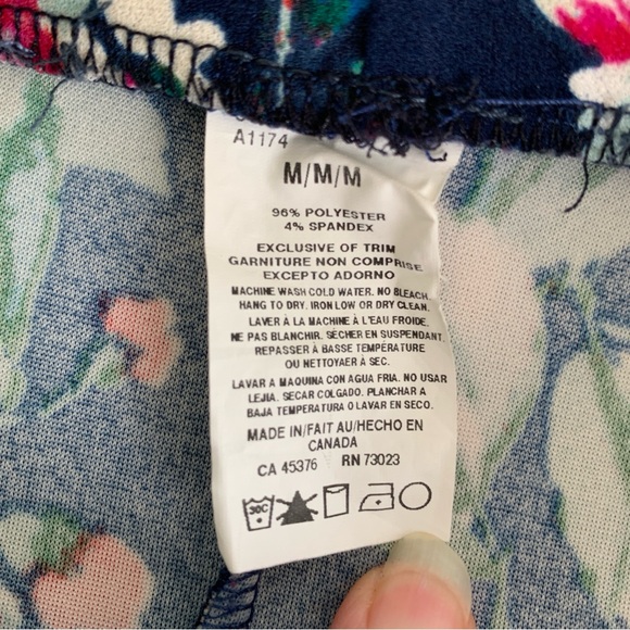 Beautiful Floral Midi Pencil Skirt Size Medium - Picture 8 of 8